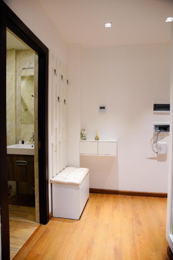 City Center Appartment At Buzand St. Erévan Extérieur photo