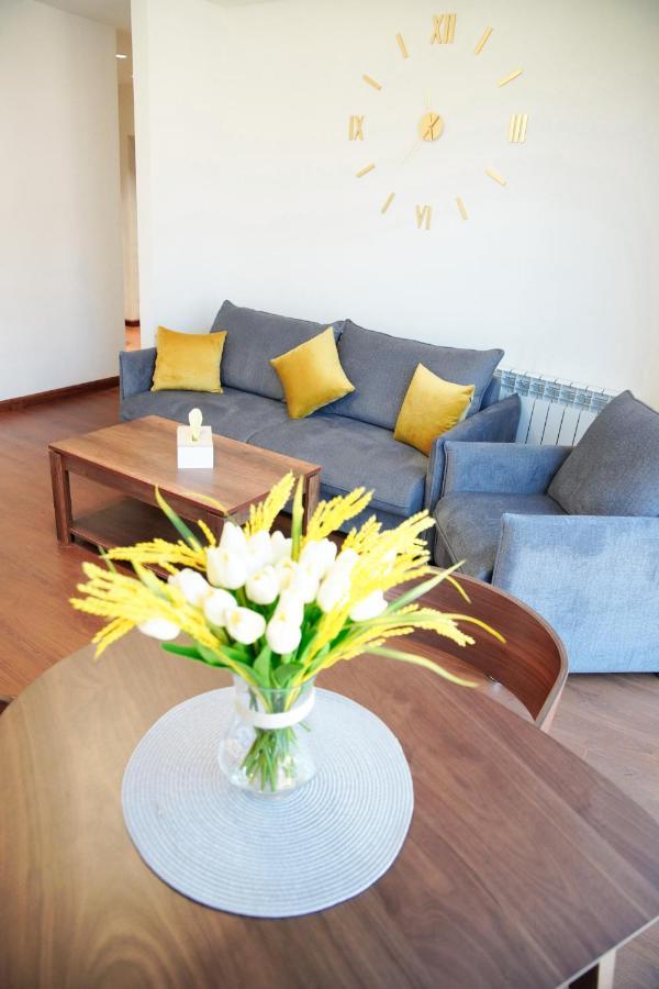 City Center Appartment At Buzand St. Erévan Extérieur photo